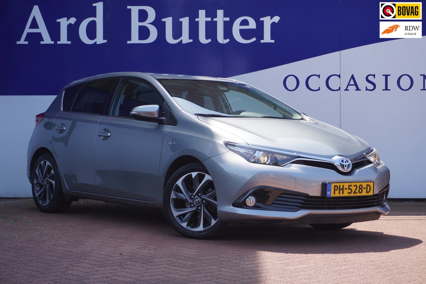 Toyota Auris - 1.8 Hybrid Lease Pro + Led+navigatie+camera+17"Lmv = COMPLEET DEALER ONDH !! - AutoWereld.nl
