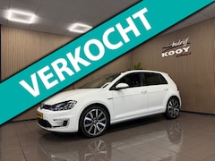 Volkswagen Golf - 1.4 TSI GTE * Automaat / NL auto / Panorama dak / Nw staat