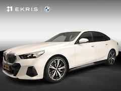 BMW 5-serie - Sedan 520i | M-Sportpakket | LED | Navigatie | Sportstoelen | Stoelverwarming | DAB | Harm