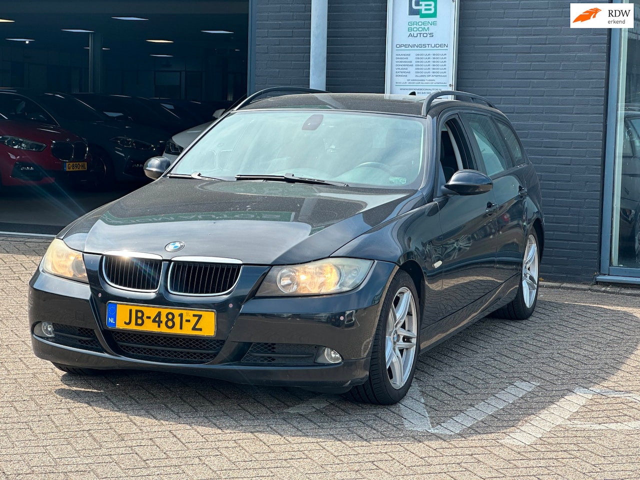 BMW 3-serie Touring - 320i Business Line/PANO-DAK/NAVI/EXPORT PRIJS!! - AutoWereld.nl