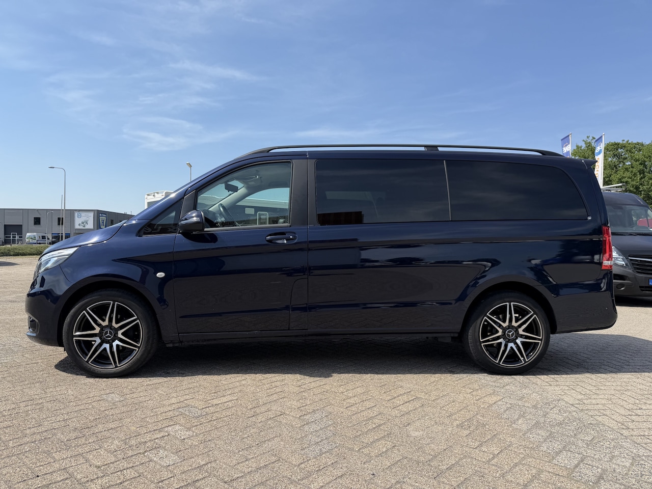 Mercedes-Benz Vito - 114 CDI automaat L2H1 DC 5 persoons / euro 6 / bpm vrij / vaste prijs rijklaar € 28.950 ex - AutoWereld.nl