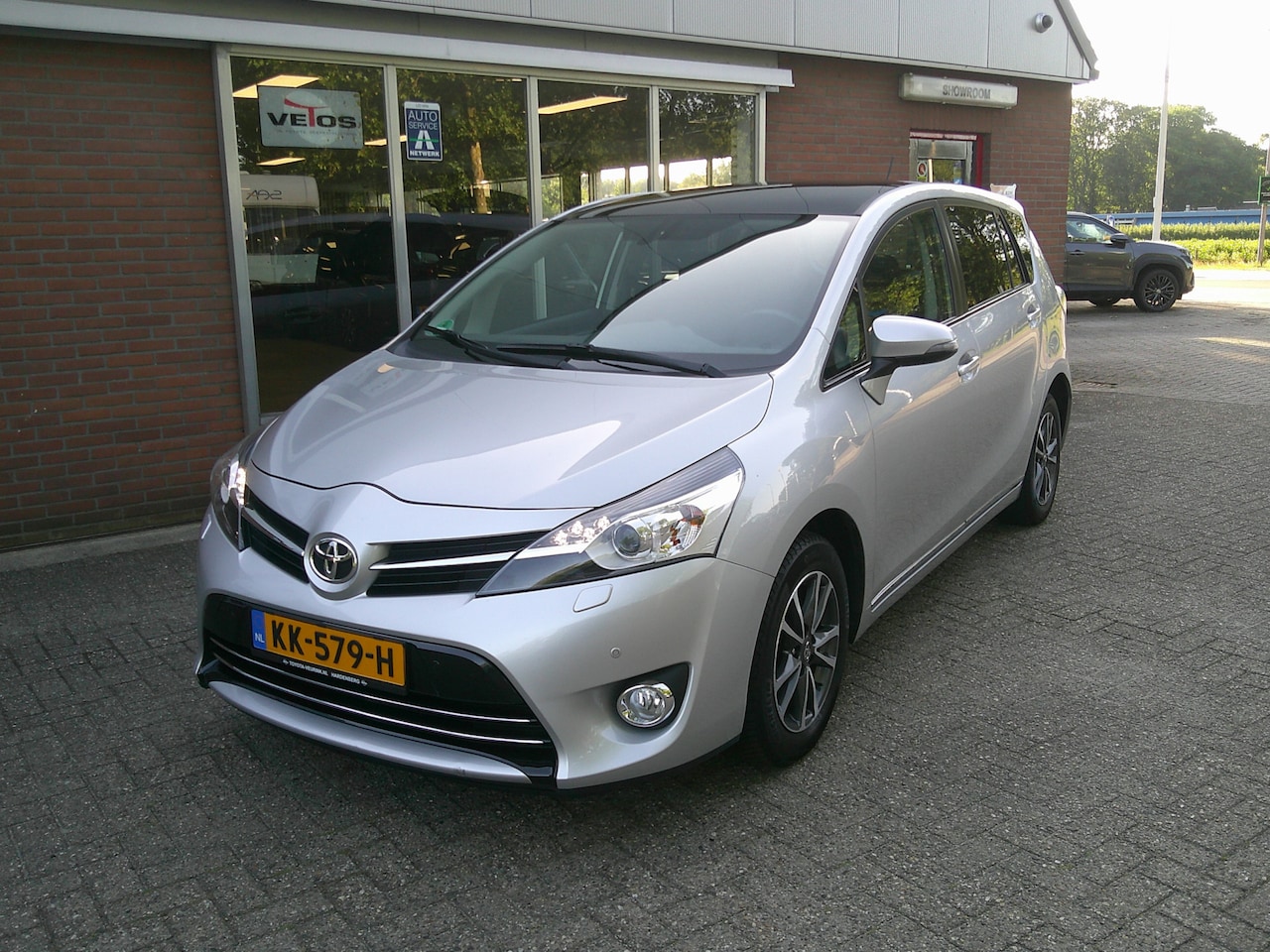 Toyota Verso - 1.8 VVT-i Dynamic Business 7p. Automaat Trekhaak Panoramadak - AutoWereld.nl