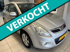 Hyundai i20 - 1.4i i-Catcher | Nieuwe APK | Leder | Elektr. |