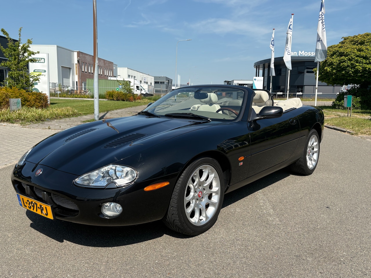 Jaguar XKR - 4.0 V8 Convertible R Sport - AutoWereld.nl