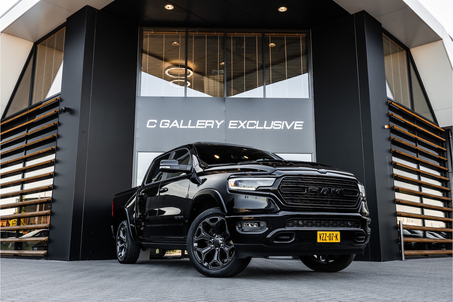 Dodge Ram 1500 - 5.7 V8 4x4 Crew Cab Limited 5.7 V8 4x4 Crew Cab Limited - AutoWereld.nl