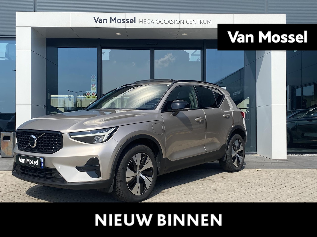 Volvo XC40 - T4 Recharge Plus Dark | PANORAMADAK | HARMAN KARDON | CAMERA | STOEL-STUUR VERWARMING | ME - AutoWereld.nl