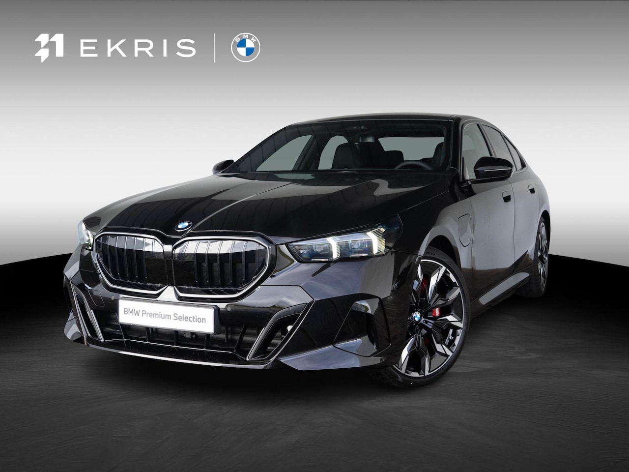 BMW 5-serie - 550e xDrive | M Sportpakket Pro | Innovation Pack | Individual Ruby Black | Bowers & Wilki - AutoWereld.nl
