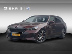 BMW 5-serie Touring - 530e M Sport Pro | Trekhaak / Bowers & Wilkins / Panoramadak / Head-up / 360 Graden Camera
