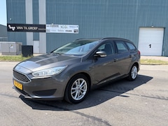 Ford Focus Wagon - 1.0i Eco-Boost Trend Edition 101 PK. Zeer goed onderhouden auto Rijdt ook helemaal nieuw D