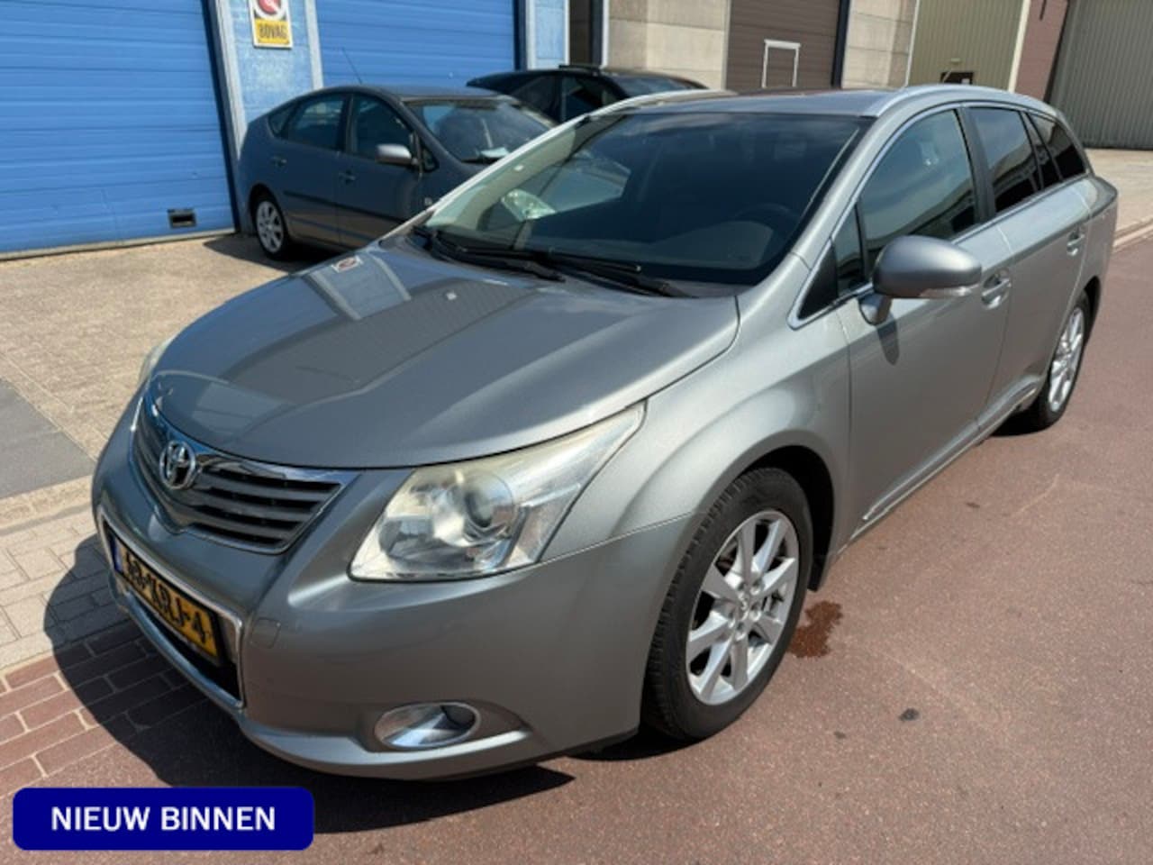 Toyota Avensis Wagon - 1.8 VVTi Executive Business 2010 LEER + Navigatie Mooie en complete auto met NAP en alle b - AutoWereld.nl