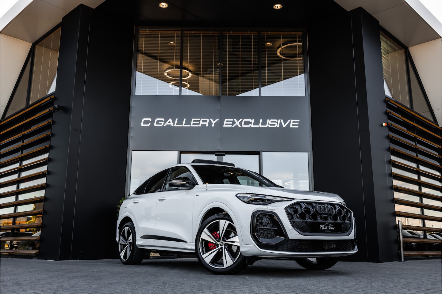 Audi Q5 Sportback - 2.0 TFSI e-hybrid quattro S edition - Tech Plus | Panorama | S Line | 360 Camera - AutoWereld.nl