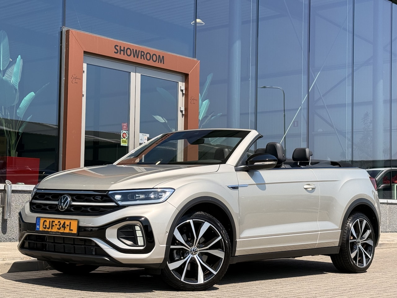 Volkswagen T-Roc Cabrio - 1.5 TSI R-Line | ACC | DAB | Alcantara | Apple Carplay | Stoel/Stuur verwarming | - AutoWereld.nl