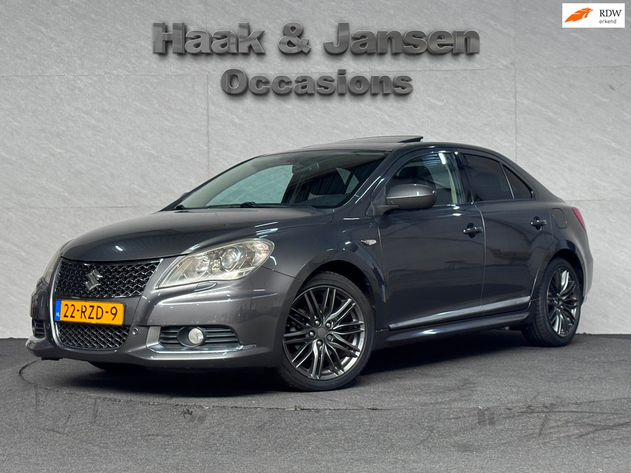 Suzuki Kizashi - 2.4 Sport Memery seats Stoelverwarming Airco Trekhaak - AutoWereld.nl