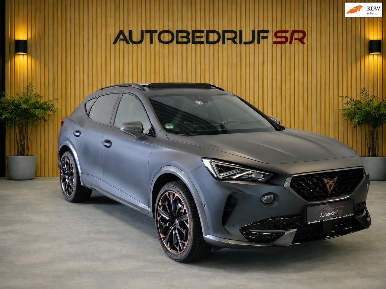 CUPRA Formentor - 1.4 e-Hybrid VZ Performance | Panorama! | Camera! | Elecktrische Kofferbak! | Sfeerverlich - AutoWereld.nl