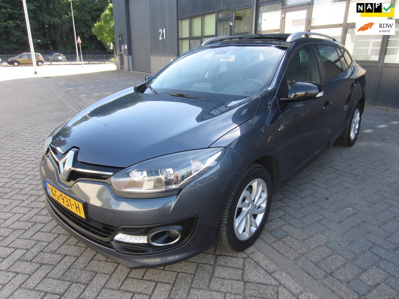 Renault Mégane Estate - 1.2 TCe Limited 2016 Airco Navi Pano NAP! APK! - AutoWereld.nl