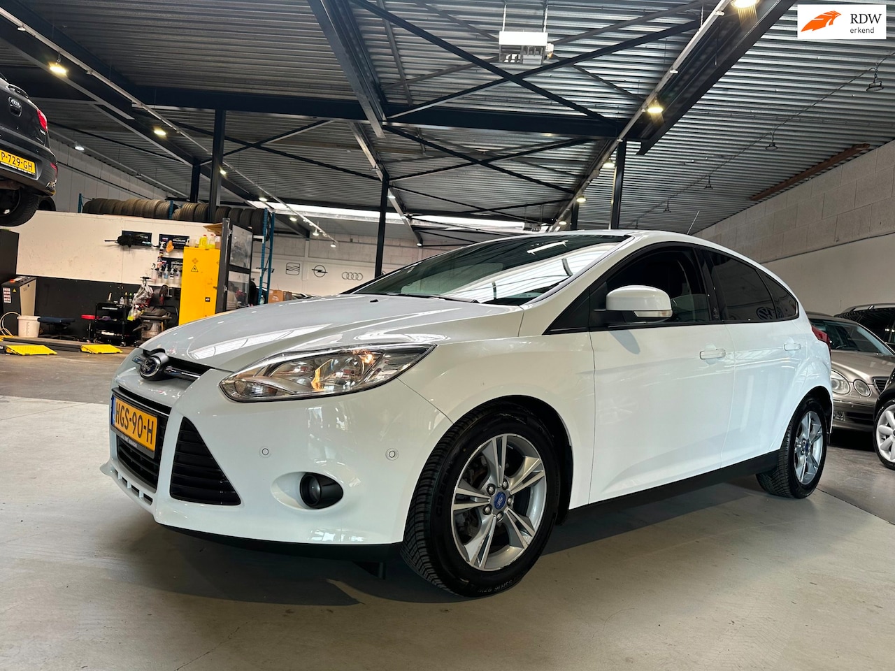Ford Focus - 1.0 EcoBoost Lease Titanium/Dealer onderhouden/Apk nw bij aflevering - AutoWereld.nl