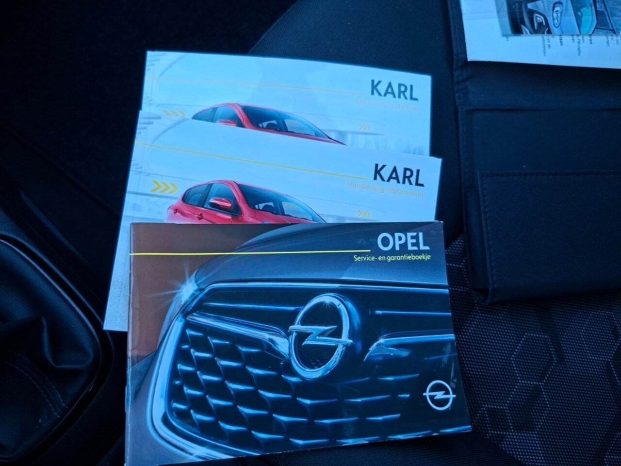 Opel Karl - 1.0 Rocks Online Edition RADIO DAB/AIRCO/CRUISE/ELEC.RAMEN+SPIEGELS/PDC/LMV