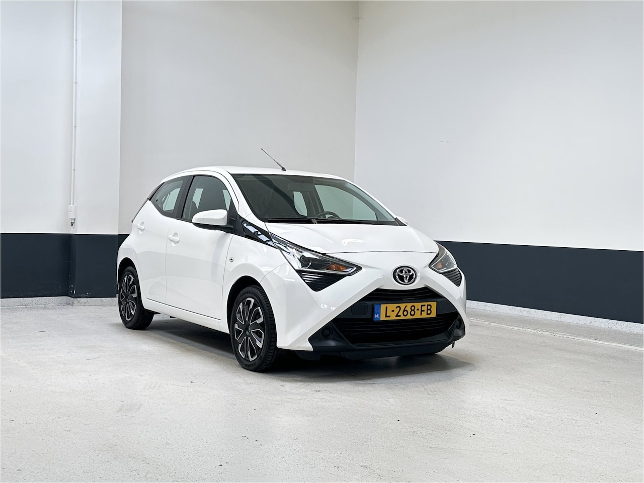 Toyota Aygo - 1.0 VVT-i x-play limited | NL | 1 Eig | Carplay/ Android Auto | Camera | - AutoWereld.nl