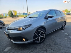 Toyota Auris Touring Sports - 1.8 Hybrid GARANTIE
