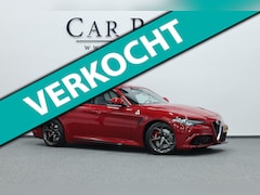 Alfa Romeo Giulia - 2.9 V6 Quadrifoglio 570+PK Squadra CARBON/HALF LEDER+ALCANTARA+MEMORY/19" LMV/CAM/LINE/ACC