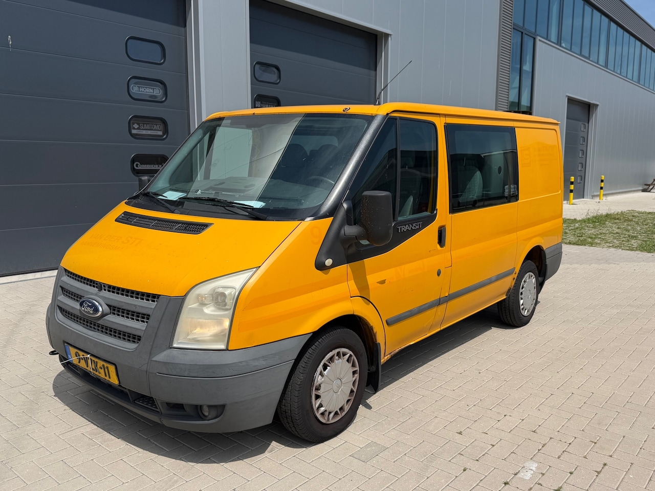 Ford Transit - 260S 2.2 TDCI Ambiente DC - AutoWereld.nl