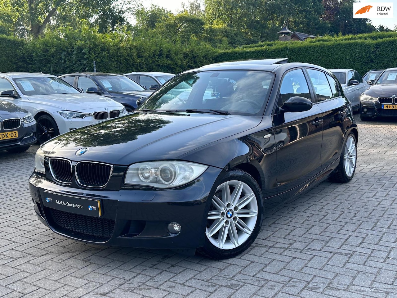 BMW 1-serie - 120i M Sport|Nieuwe Ketting + Klepseals|Dakje|Climate control|Leder|Xenon|Nette staat.. - AutoWereld.nl