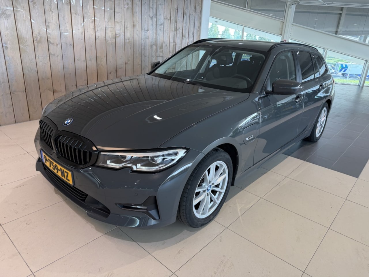 BMW 3-serie Touring - 320e Bns Ed.P - AutoWereld.nl
