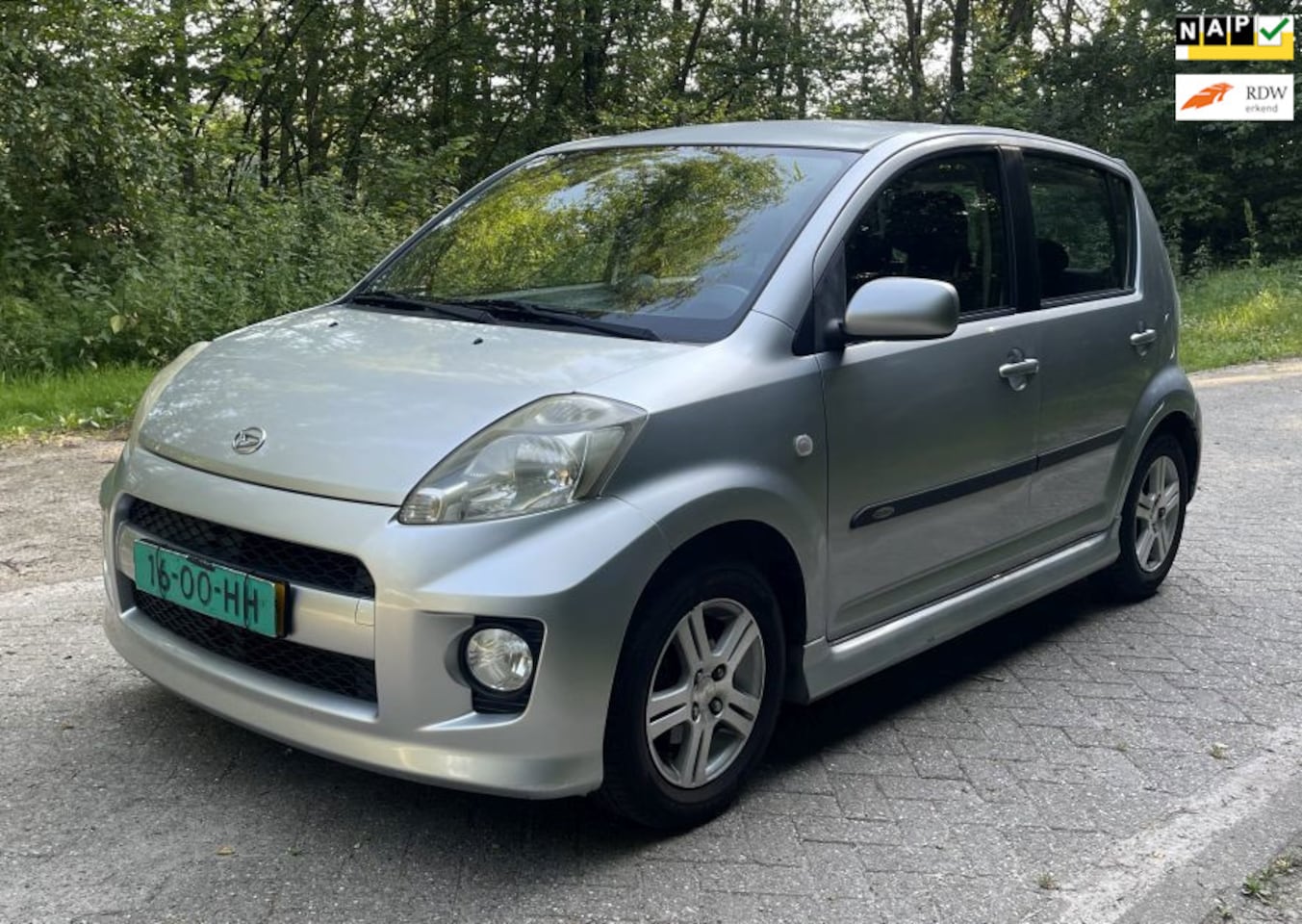 Daihatsu Sirion 2 - 1.3-16V Sport Nieuwe APK Inruil is mogelijk - AutoWereld.nl