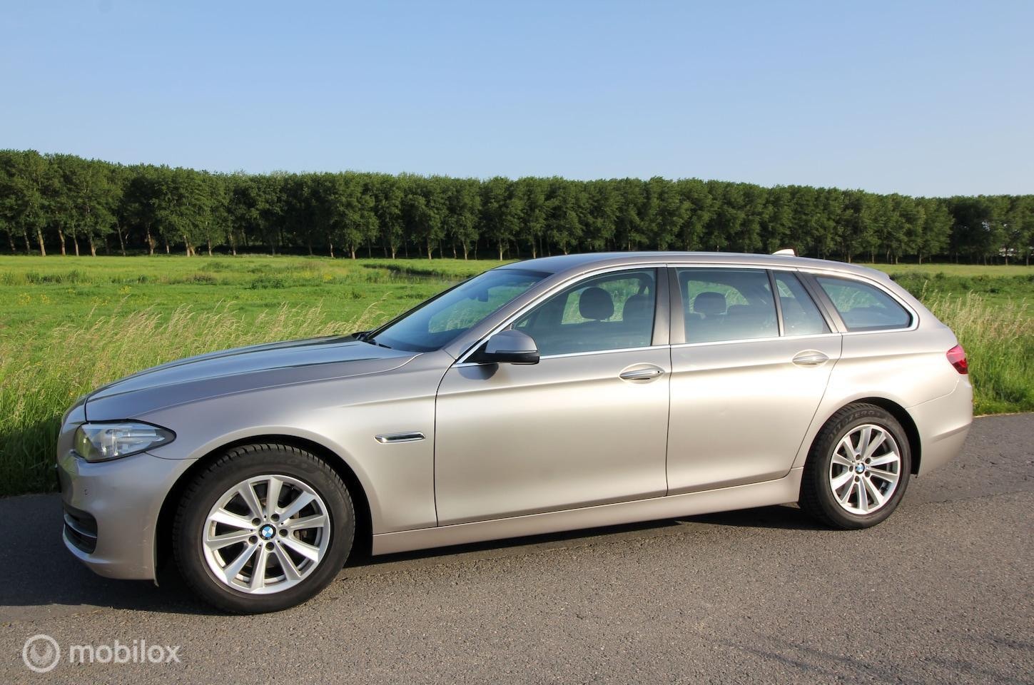 BMW 5-serie Touring - 528i Executive F11 245pk Handgeschakeld Voll.Historie! HUD - AutoWereld.nl