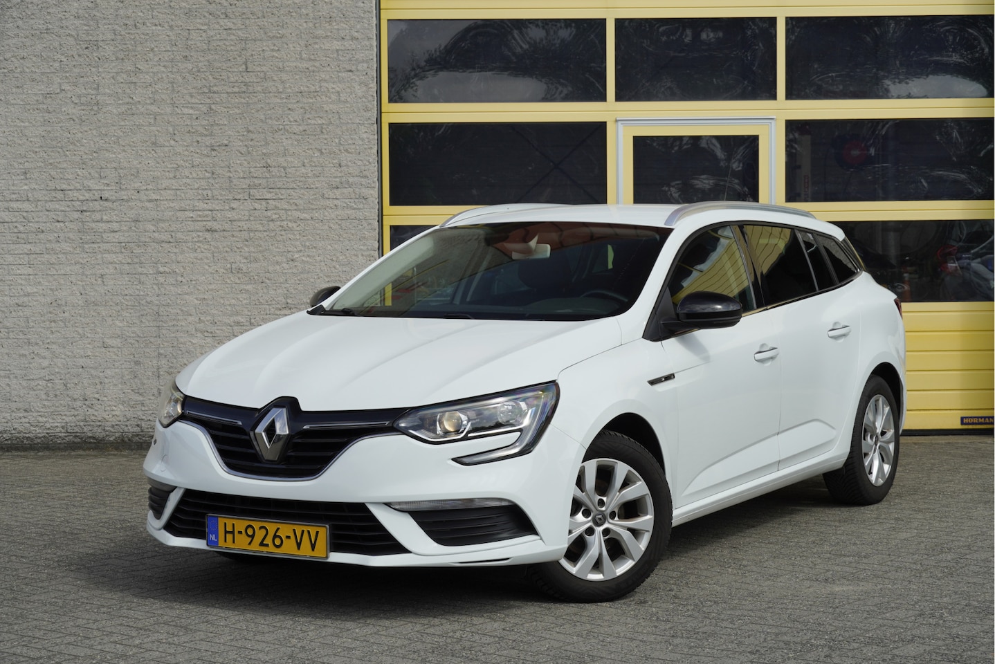 Renault Mégane Estate - 1.3 TCe Limited BJ2020 Lmv 16" | Led | Navi | Pdc | Keyless entry | Climate control | Crui - AutoWereld.nl
