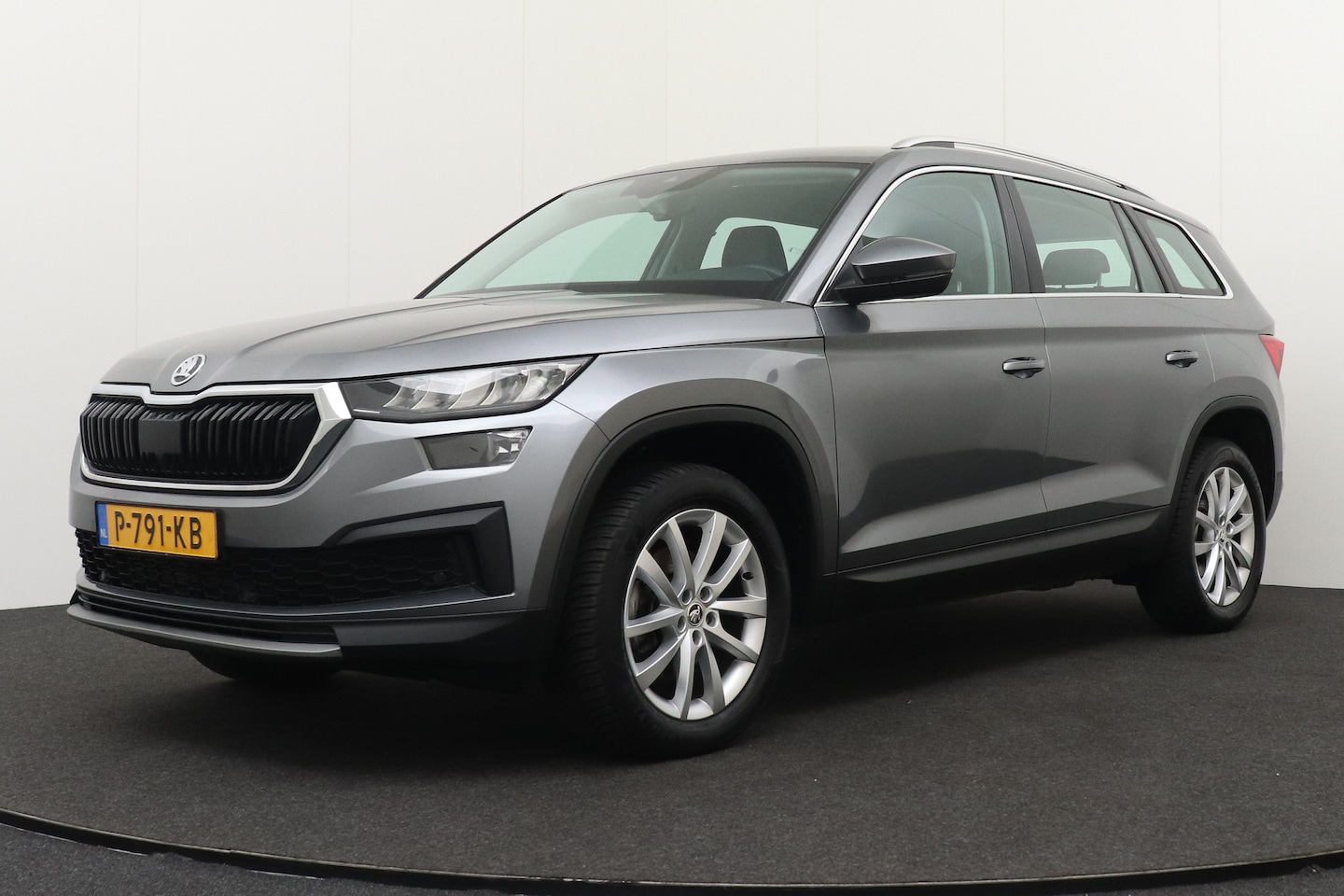 Skoda Kodiaq - 1.5T 150 PK Aut. Business+ Half-Leder/Sportstoelen Trekhaak - AutoWereld.nl