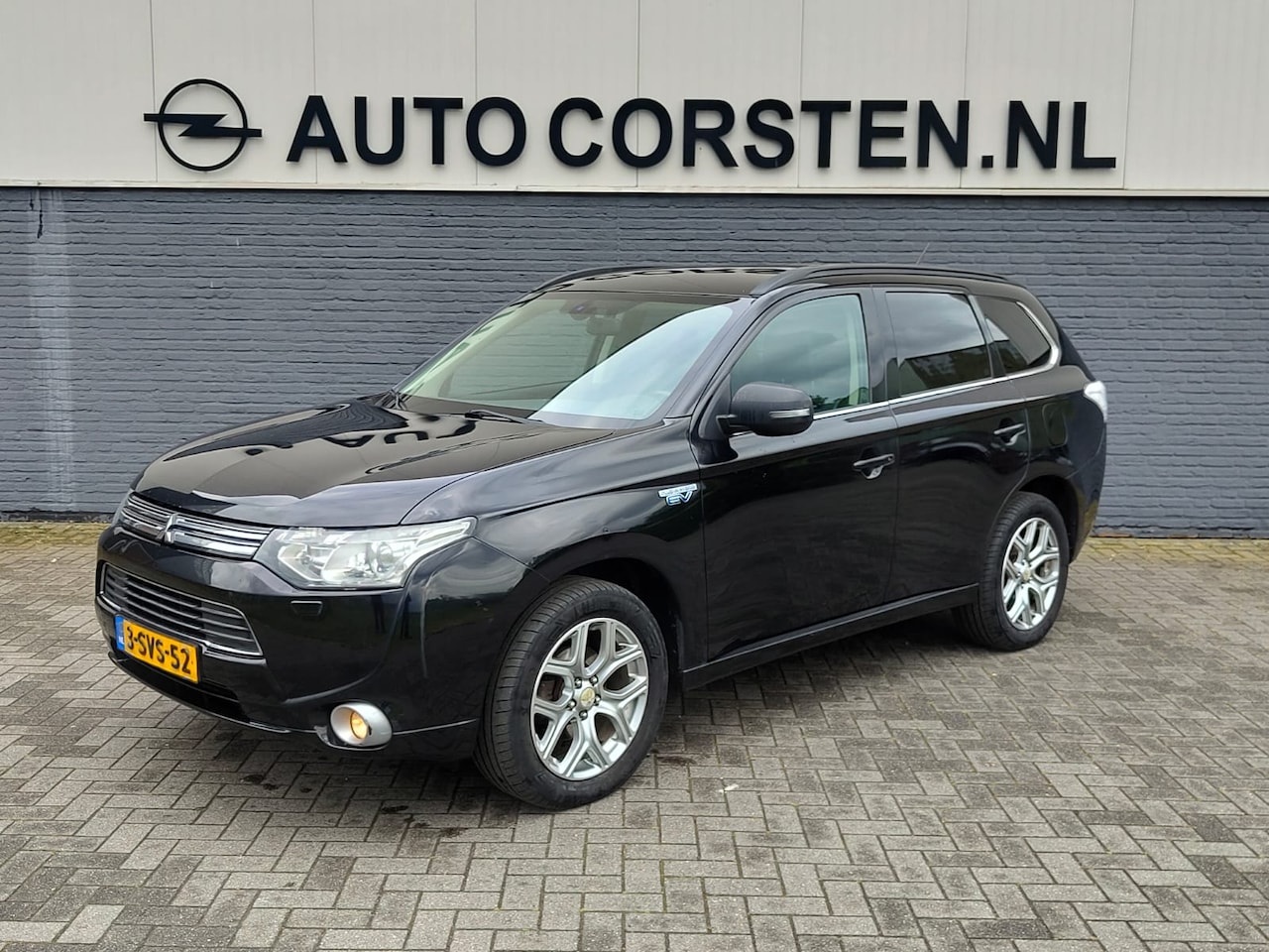 Mitsubishi Outlander - 2.0i PHEV Hybrid 4WD Autom. Intense + Trekhaak Ecc Rockford Fosgate®-Audio Cruise Control - AutoWereld.nl