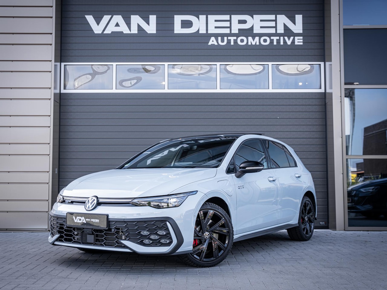 Volkswagen Golf - 8.5 1.5 eHybrid GTE - 272PK l Pano l IQ-L l HUD l 360cam - AutoWereld.nl