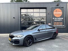 BMW 5-serie Touring - 530D LCI M-Pakket CARPLAY|TREKHAAK|CAMERA|LED KOPLAMPEN|M SPORT INTERIEUR|SFEERVERLICHTING