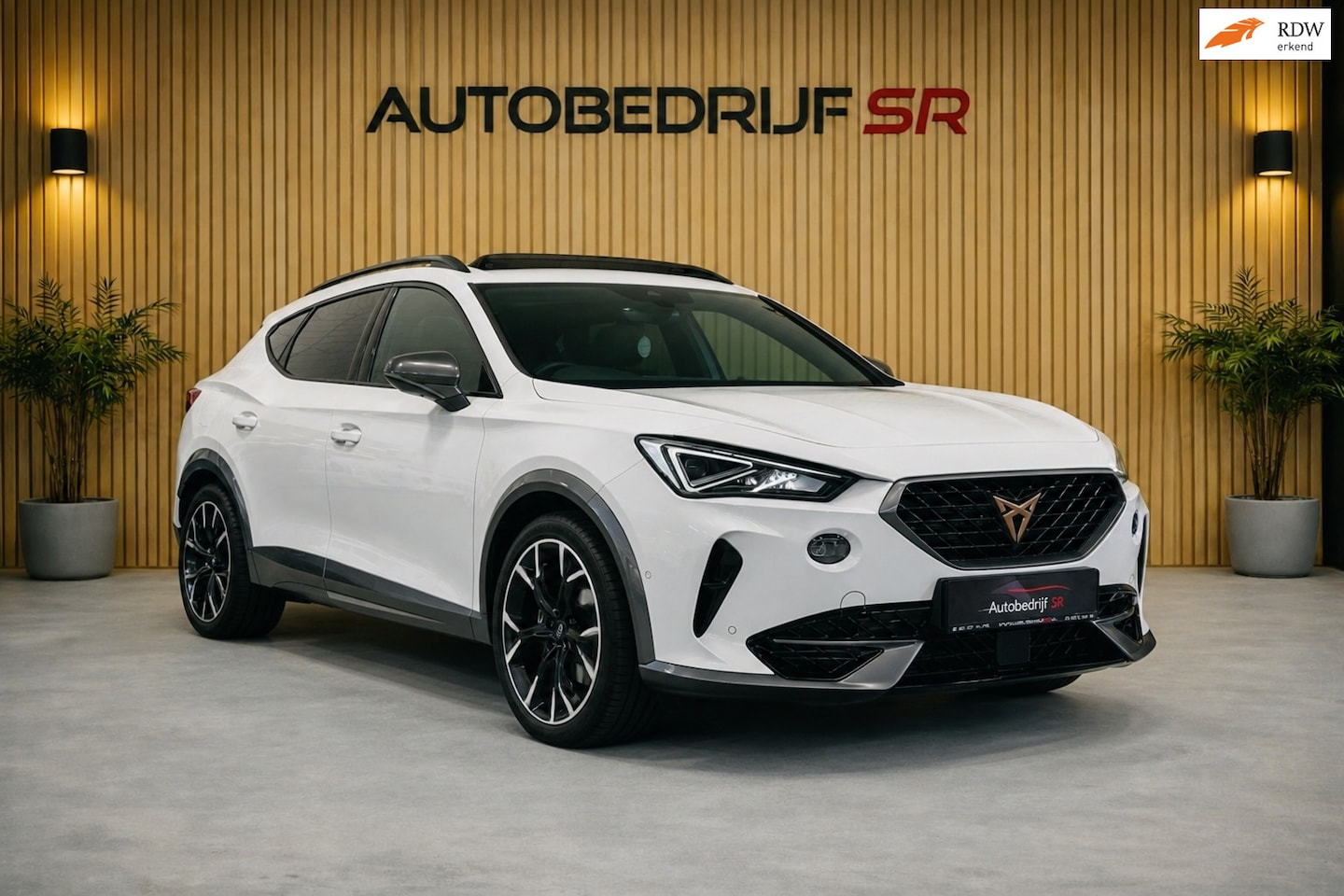 CUPRA Formentor - 1.4 e-Hybrid VZ Performance! Sfeerverl! Panoramadak! Camera! 245 PK - AutoWereld.nl