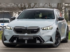 BMW 5-serie Touring - M5 * DRIV. ASS+, M-REM, PANO, TREKH, ICONIC GLOW, MERINO LEDER, 21 INCH LMV * 1e EIG - UNF
