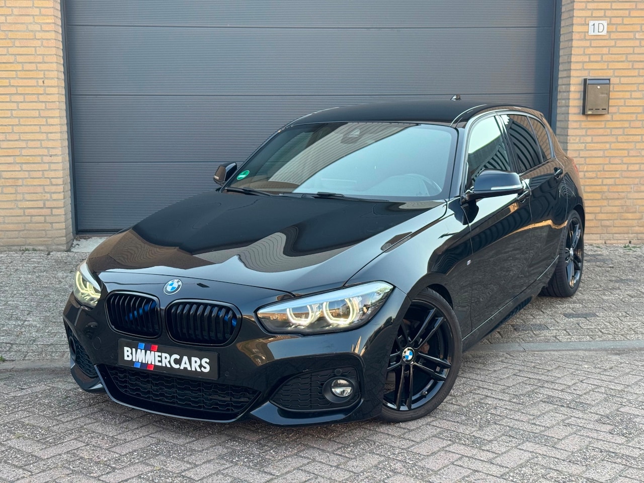 BMW 1-serie - 120i F20 5Drs Aut Shadowline Executive M-sport - AutoWereld.nl