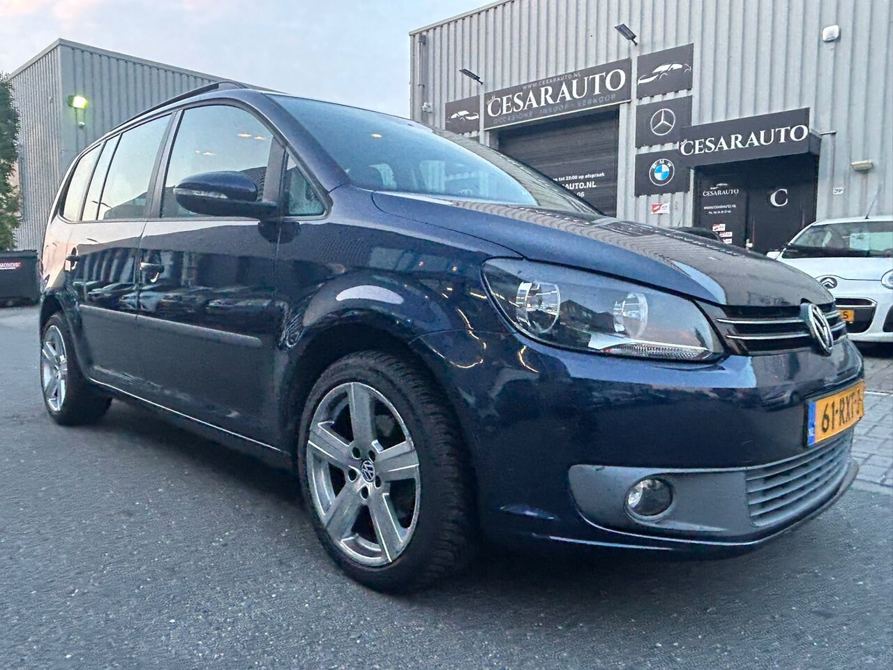 Volkswagen Touran - 1.4 TSI AUTOMAAT 7-TRAPS / 7 PERSOONS / DEALER ONDERHOUDEN - AutoWereld.nl