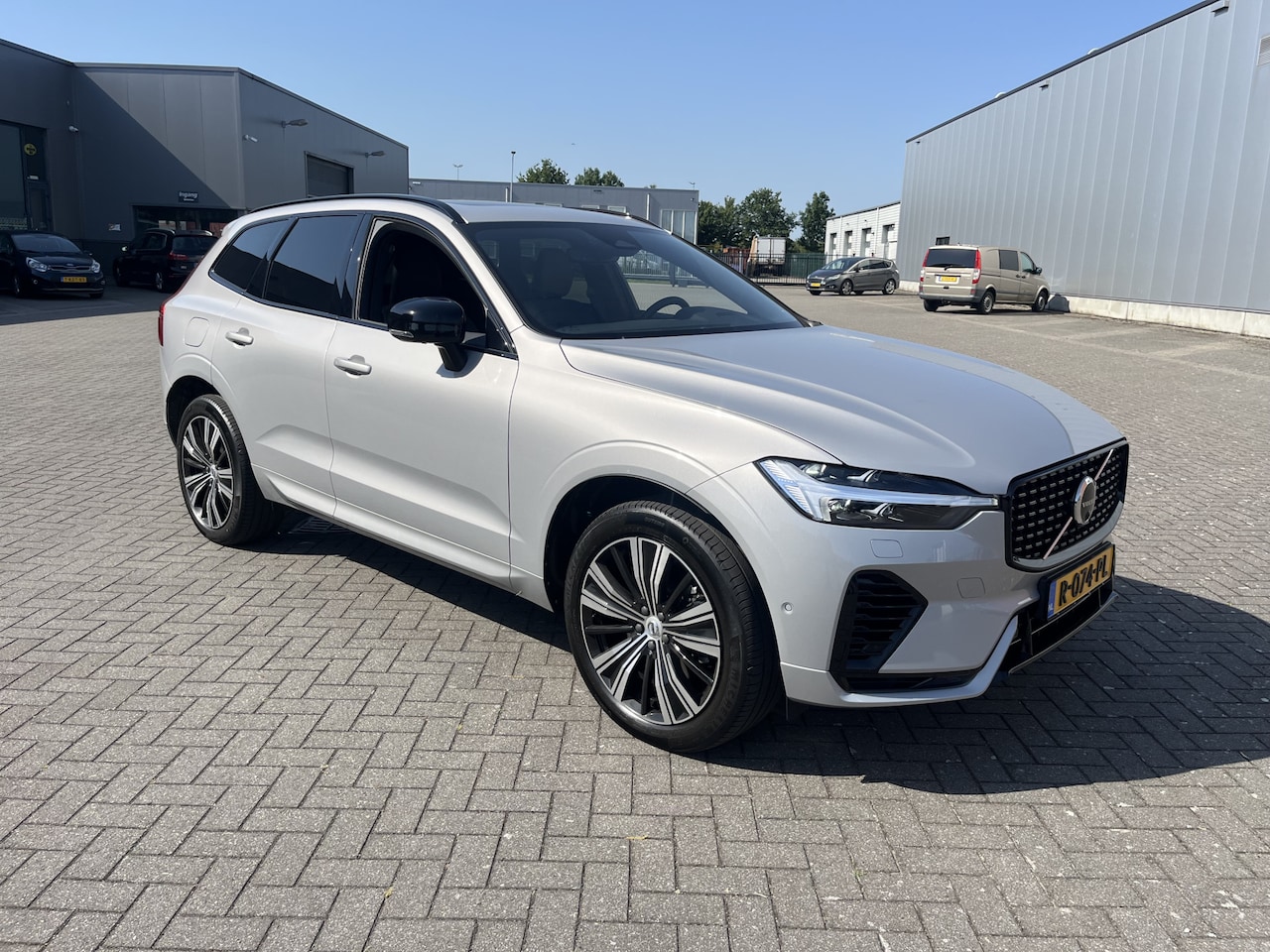 Volvo XC60 - 2.0 T6 Plug-in hybrid AWD R-Design - AutoWereld.nl