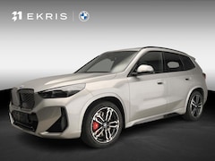 BMW iX1 - eDrive20 M Sport Edition / Trekhaak / Panoramadak / Driving assist plus / Adaptief onderst