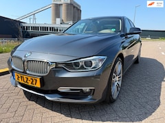 BMW 3-serie - 320i Executive Sport