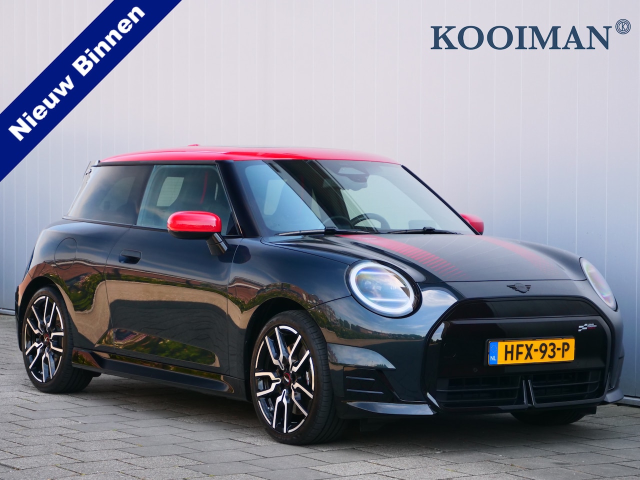 MINI 3-Deurs - Cooper E 184 Pk John Cooper Works 40.7 kWh Panoramadak / Head-up / Winterpakket / Camera - AutoWereld.nl
