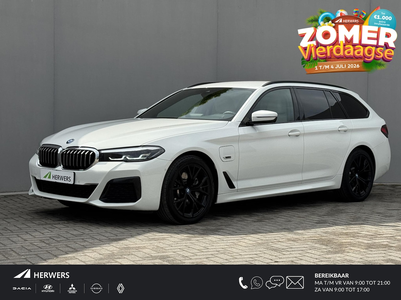 BMW 5-serie Touring - 530e High Executive M-SPORT INDIVIDUAL / Dealer Onderhouden / Harman Kardon / 1.700 kg Tre - AutoWereld.nl
