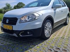 Suzuki SX4 S-Cross - 1.6 Exclusive Panoramadak, Sportvelgen, verwarmde voorstoelen