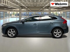 Volvo V40 - 1.6 T3 Momentum Leder, Navi+Camera, Bluetooth