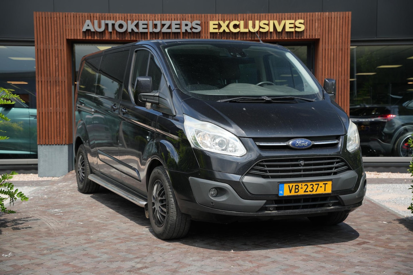 Ford Transit Custom - 290 2.2 TDCI L2H1 Limited DC Cruise control Bluetooth Hill hold Mistlampen 2 zijschuifdeur - AutoWereld.nl