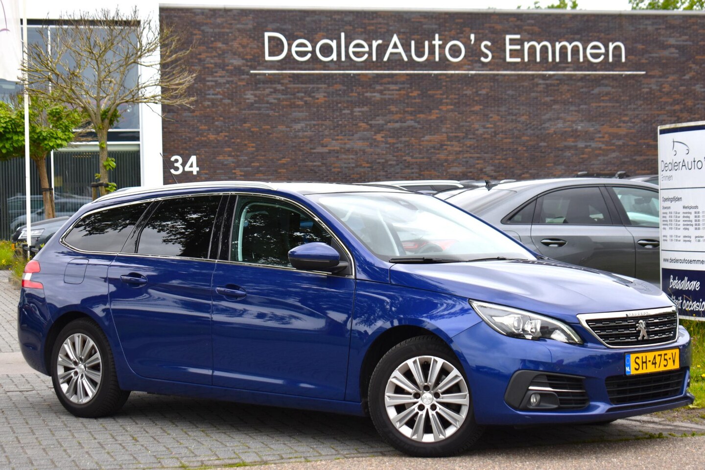 Peugeot 308 SW - 1.2 ECC PANODAK LMV NAVI CRUISE - AutoWereld.nl