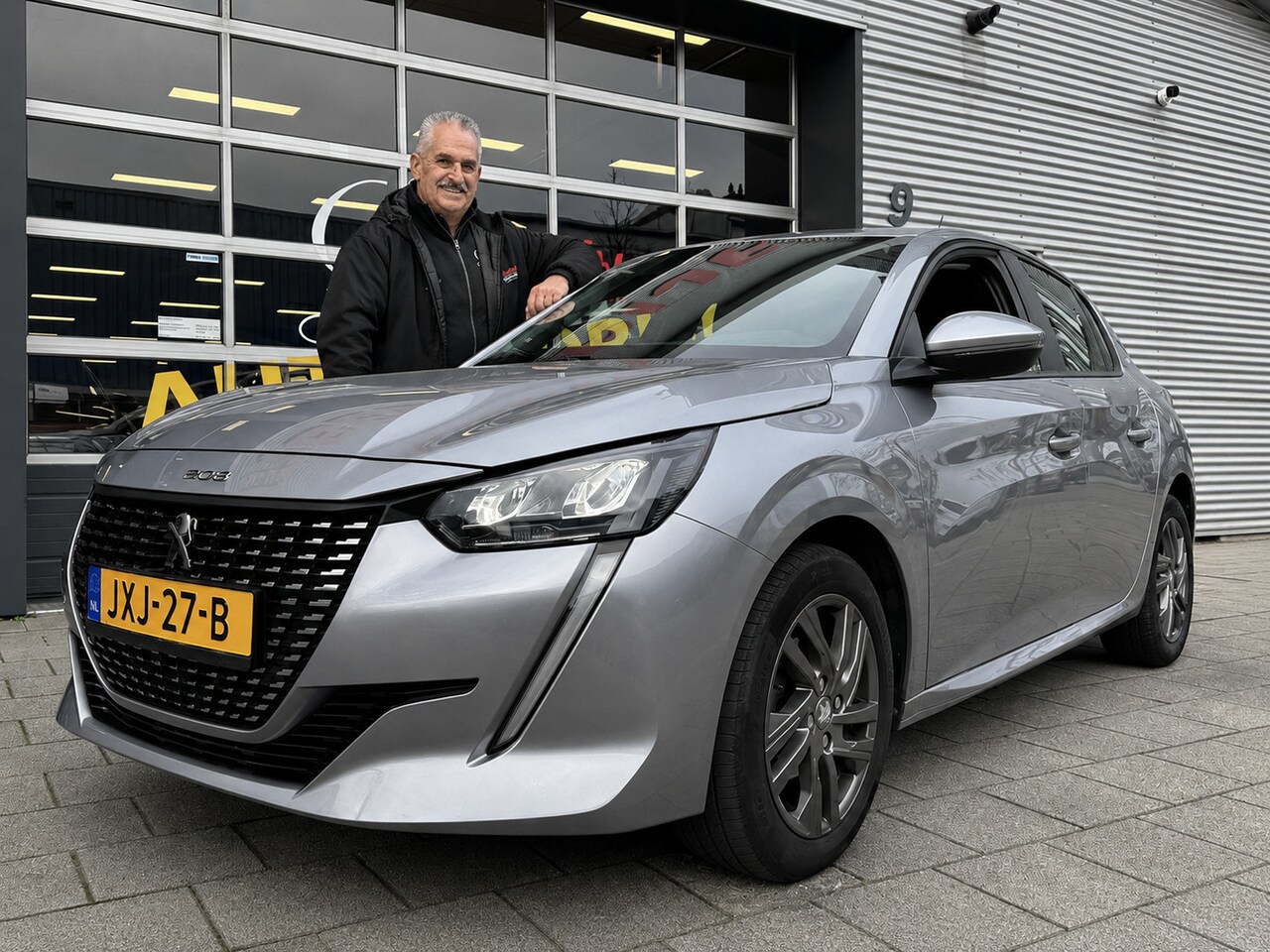 Peugeot 208 - 1.2 PureTech Active Pack 46.000 KM - Apple CarPlay / Navigatie I Airco I LED I PDC I Sport - AutoWereld.nl