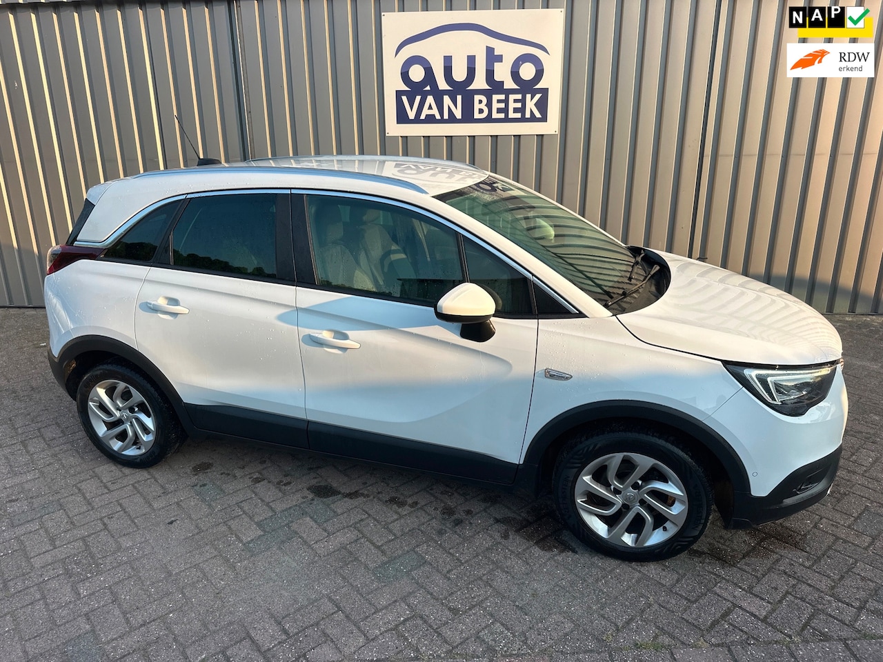 Opel Crossland X - 1.5 CDTI Innovation dist riem en ketting net bij dealer vernieieuwd - AutoWereld.nl