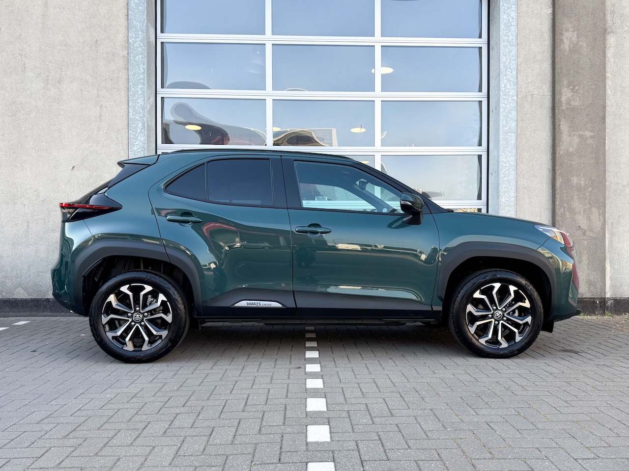Toyota Yaris Cross - 1.5 Hybrid 115 Dynamic|Camera|Apple CarPlay/Android Auto|Adapt.cruise control|Stoelverw.|S - AutoWereld.nl
